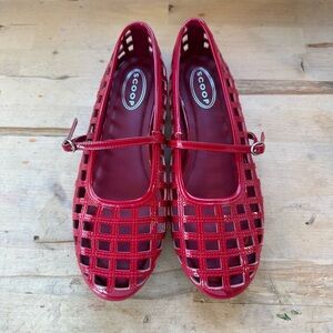 Scoop Red patent basket woven Mary Jane flats Size 8.5